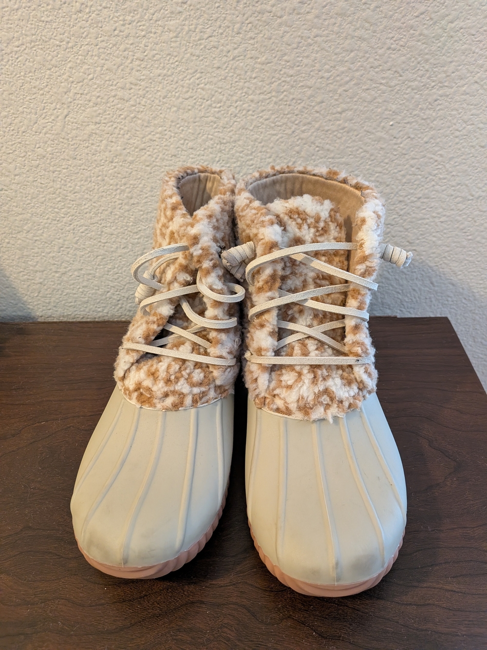 Simply Southern Women's Cream and Tan Faux-Sherpa Duck Boots